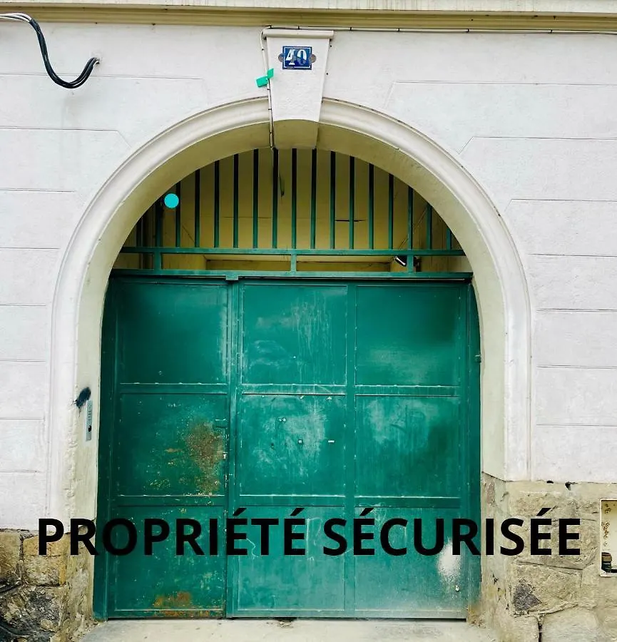 Le Cocon: Cozy Family Retreat with Balcony and Amenities Apartment Saint-Etienne  France